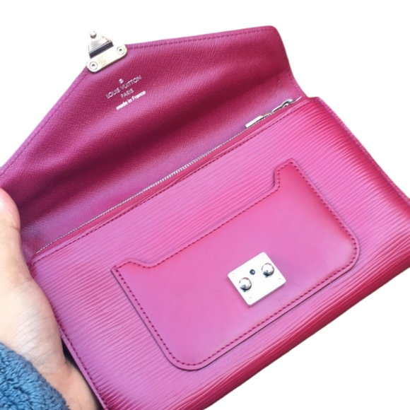 ✨️LOUIS VUITTON MONOGRAM MARIE ROSE EPI WALLET - Picture 6 of 15